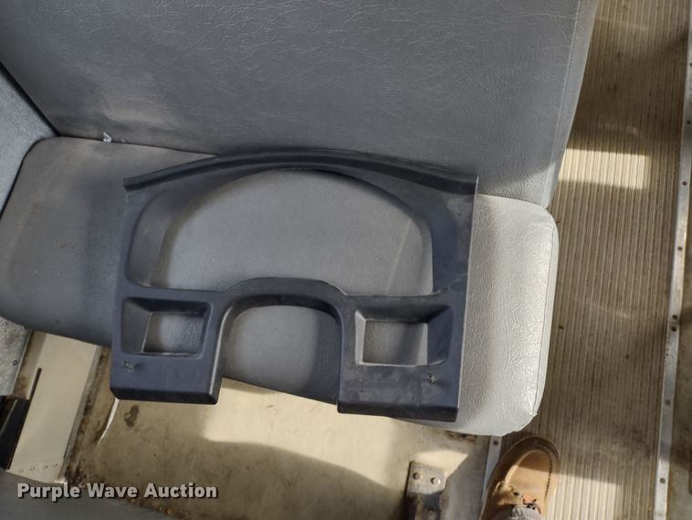 image for item DR8173 2006 International  school bus