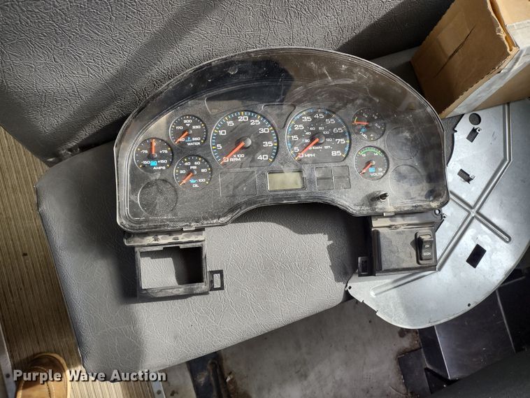 image for item DR8173 2006 International  school bus