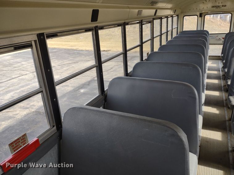 image for item DR8173 2006 International  school bus