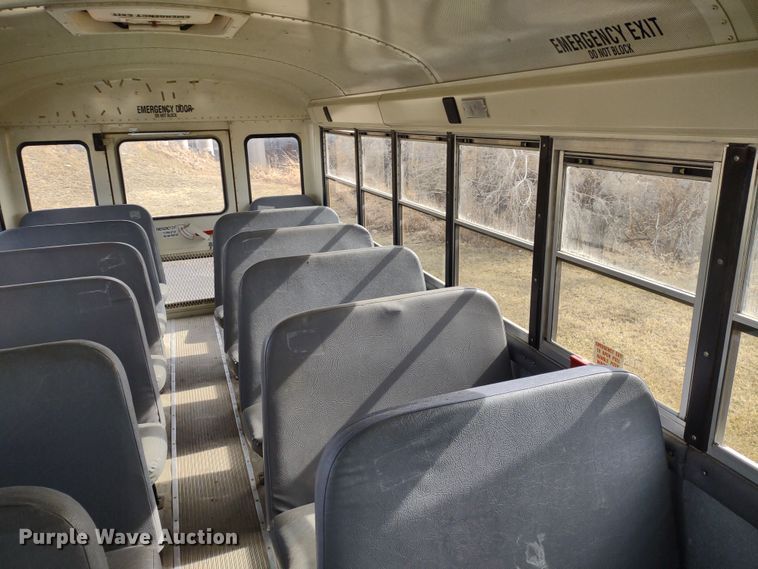 image for item DR8173 2006 International  school bus