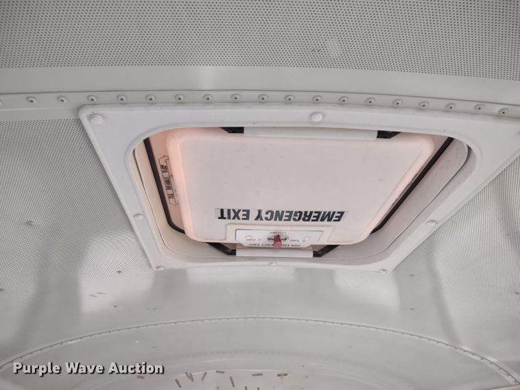 image for item DR8173 2006 International  school bus