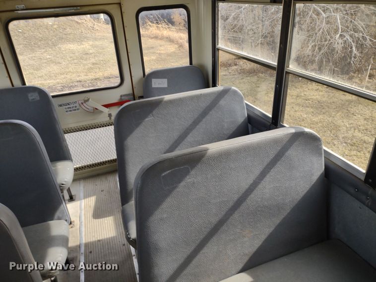 image for item DR8173 2006 International  school bus