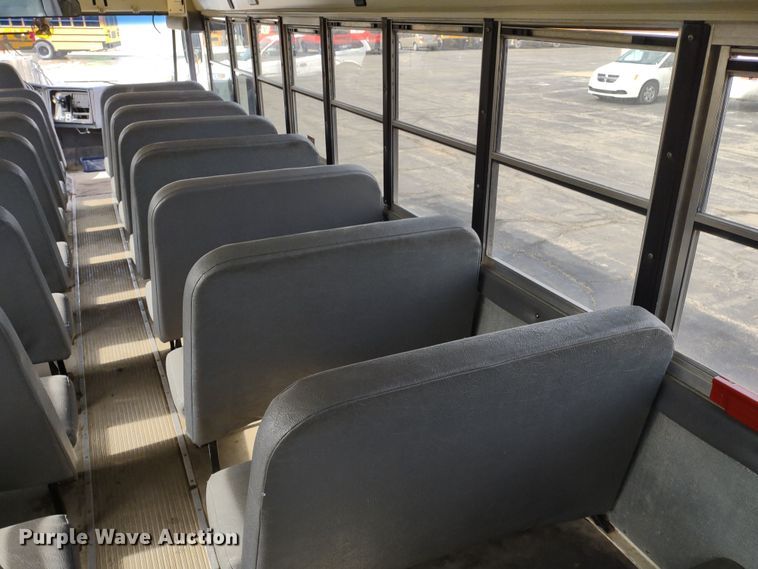 image for item DR8173 2006 International  school bus