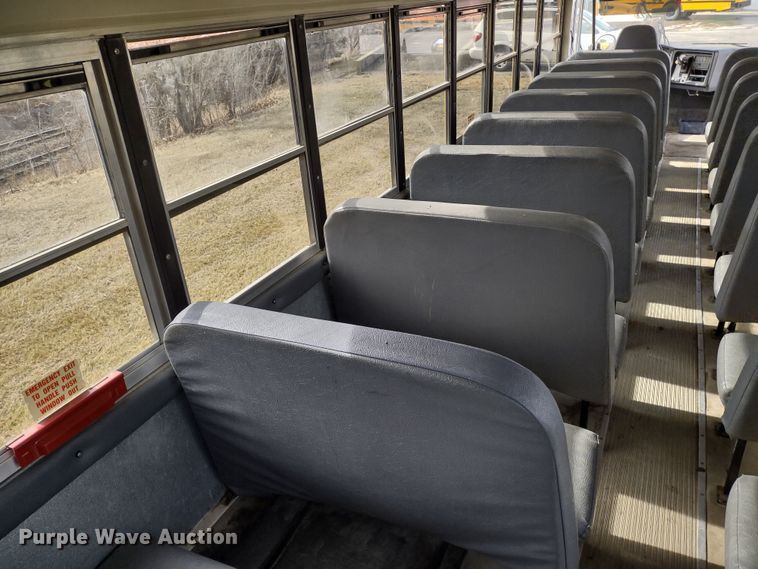 image for item DR8173 2006 International  school bus