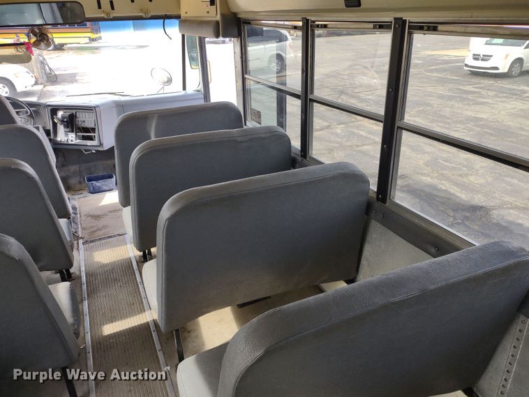 image for item DR8173 2006 International  school bus