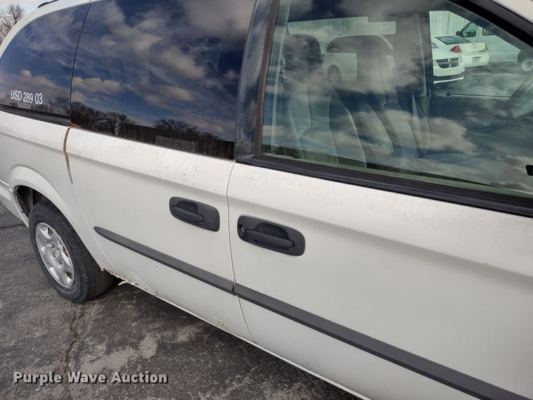 image for item DR8174 2003 Dodge Grand Caravan  van