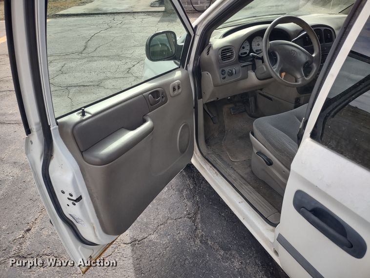 image for item DR8174 2003 Dodge Grand Caravan  van