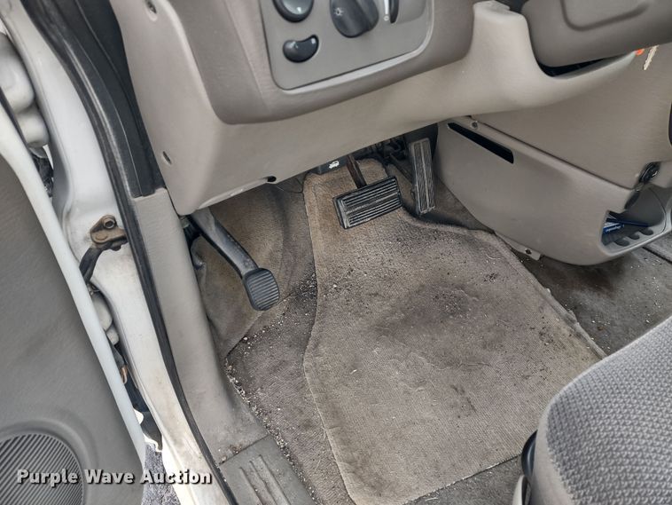 image for item DR8174 2003 Dodge Grand Caravan  van