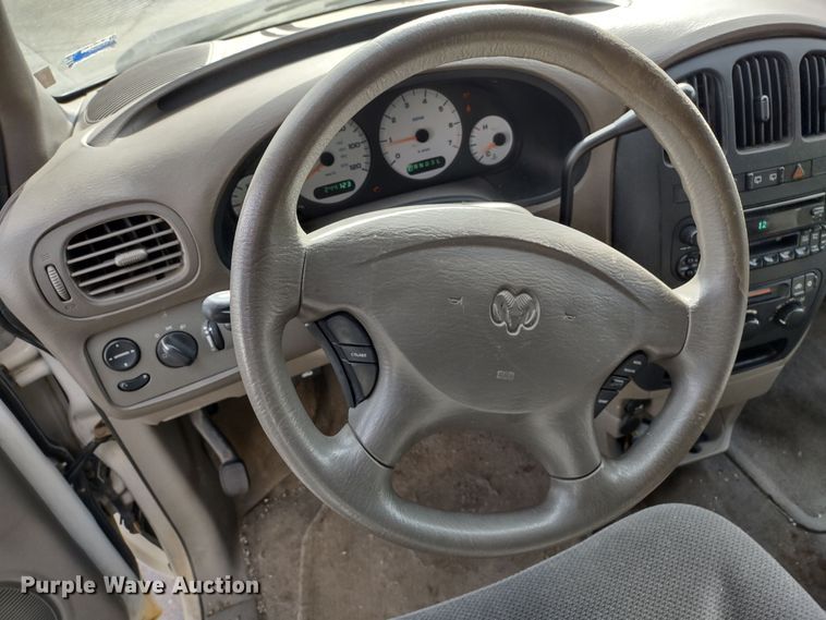 image for item DR8174 2003 Dodge Grand Caravan  van
