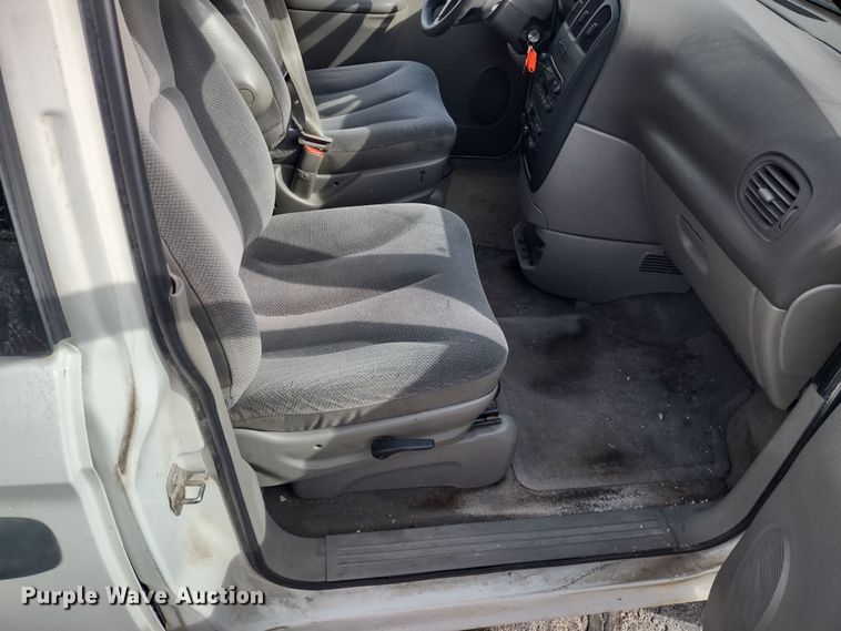 image for item DR8174 2003 Dodge Grand Caravan  van