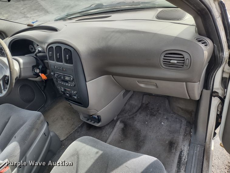 image for item DR8174 2003 Dodge Grand Caravan  van