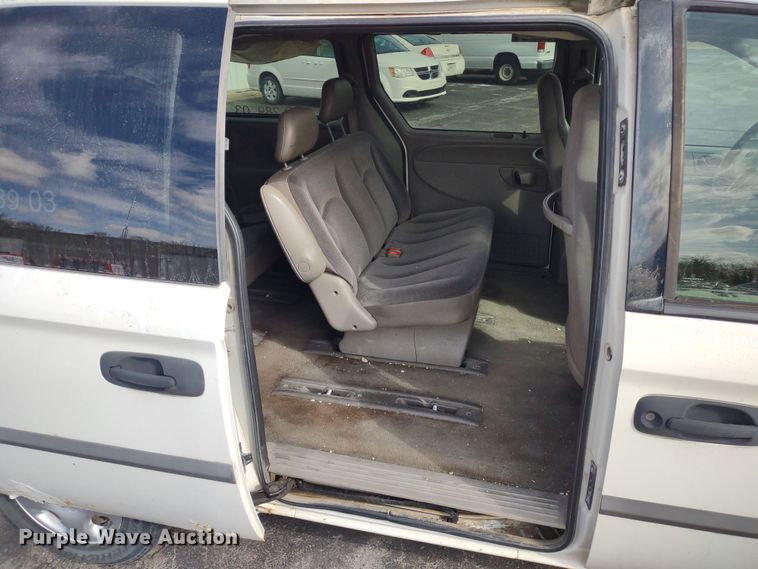 image for item DR8174 2003 Dodge Grand Caravan  van