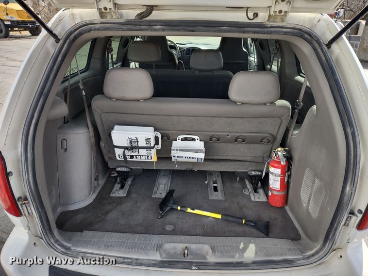 image for item DR8174 2003 Dodge Grand Caravan  van