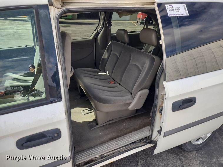 image for item DR8174 2003 Dodge Grand Caravan  van