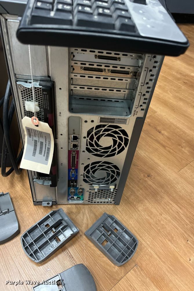 image for item HP9401 (2) servers