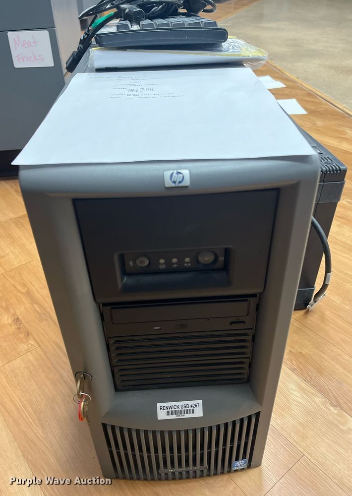 image for item HP9401 (2) servers