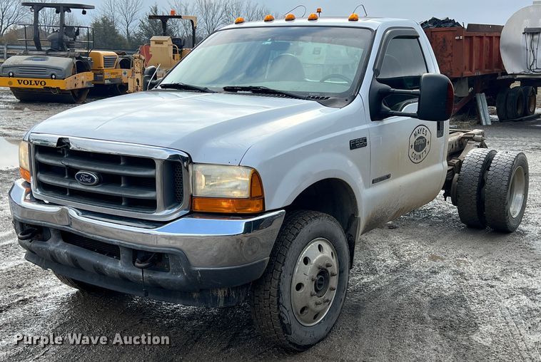 image for item ID9462 2001 Ford F550 Super Duty  truck cab and chassis