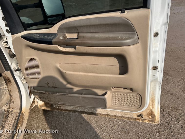 image for item ID9462 2001 Ford F550 Super Duty  truck cab and chassis