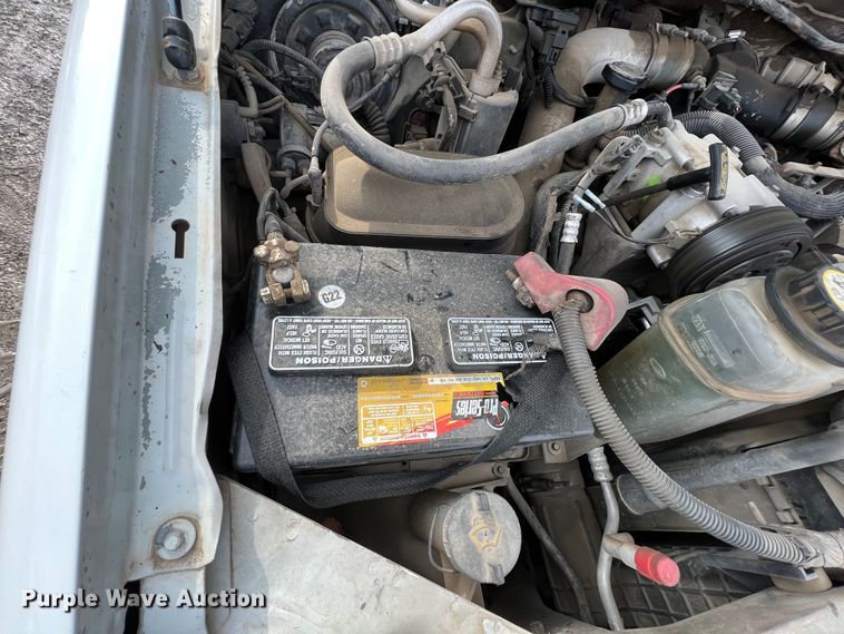 image for item ID9462 2001 Ford F550 Super Duty  truck cab and chassis