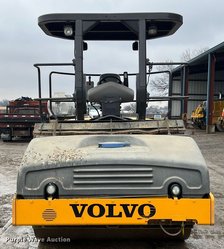 image for item ID9463 2011 Volvo DD118HFA  double drum vibratory roller