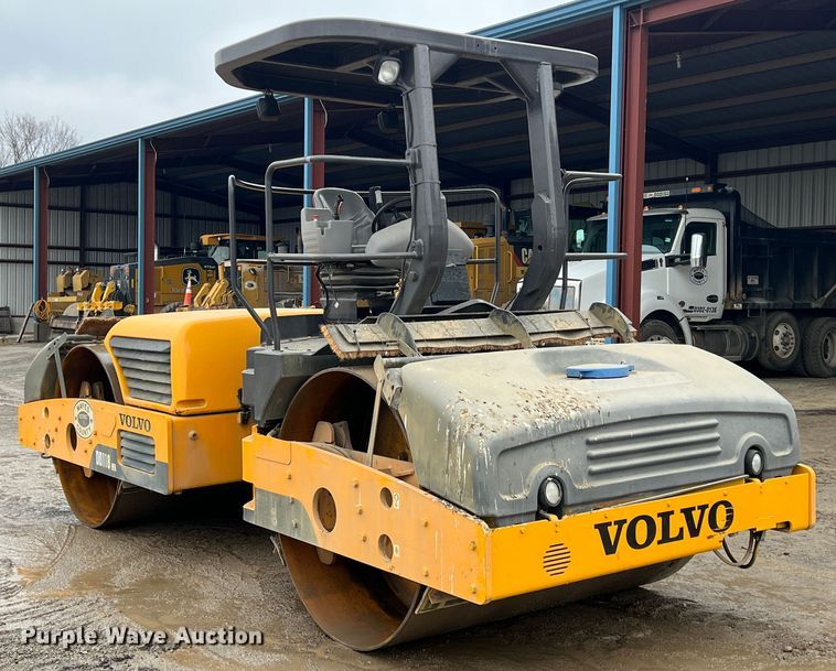 image for item ID9463 2011 Volvo DD118HFA  double drum vibratory roller