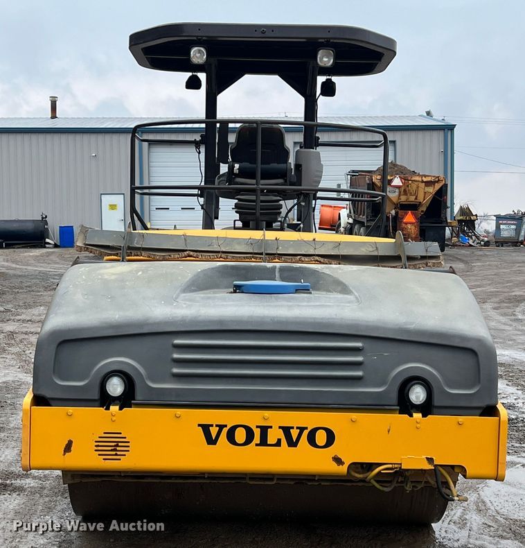 image for item ID9463 2011 Volvo DD118HFA  double drum vibratory roller