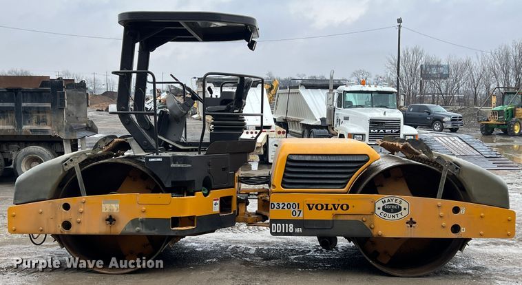 image for item ID9463 2011 Volvo DD118HFA  double drum vibratory roller