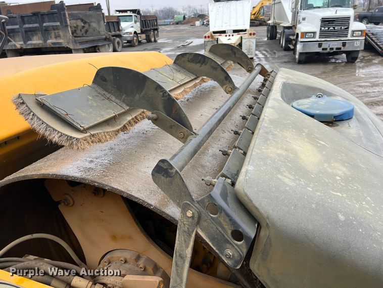 image for item ID9463 2011 Volvo DD118HFA  double drum vibratory roller