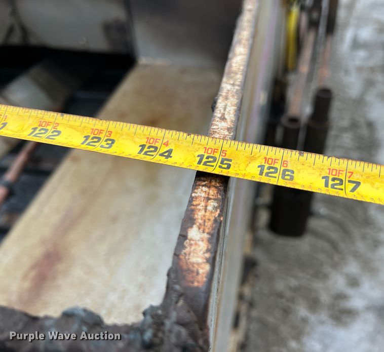 image for item ID9465 1999 Cedarapids CR461R  paver