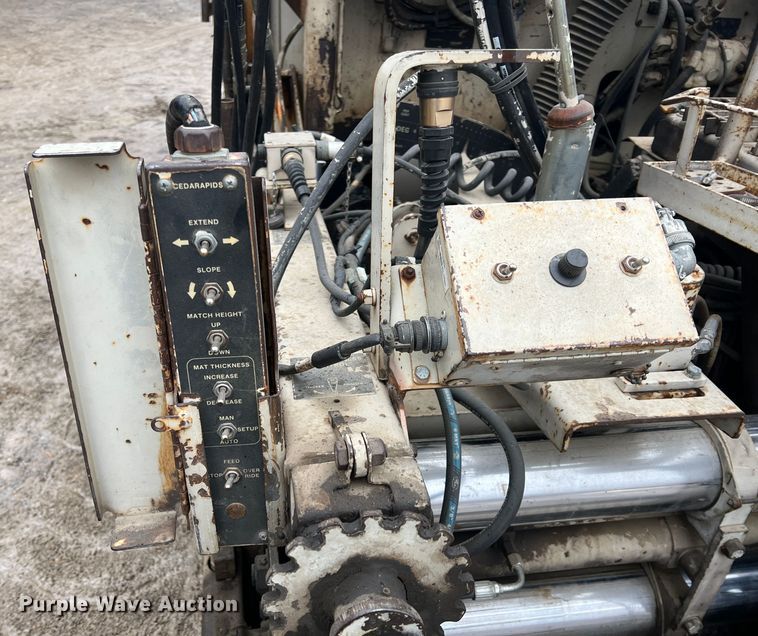 image for item ID9465 1999 Cedarapids CR461R  paver