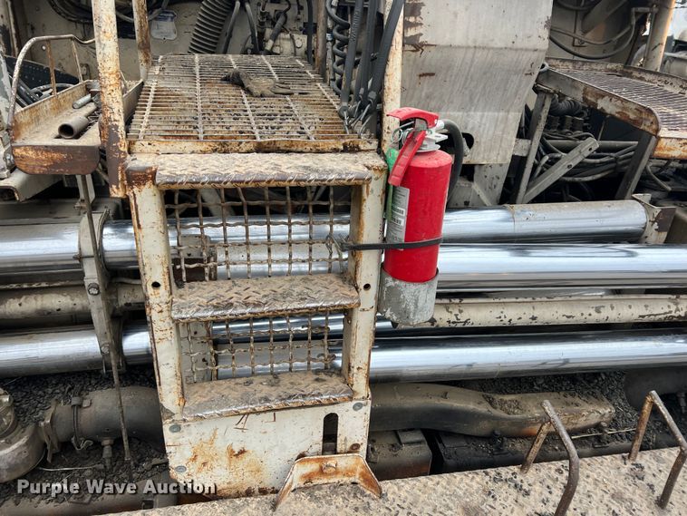 image for item ID9465 1999 Cedarapids CR461R  paver