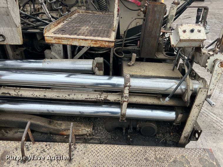 image for item ID9465 1999 Cedarapids CR461R  paver