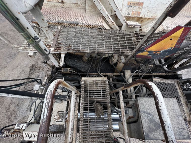 image for item ID9465 1999 Cedarapids CR461R  paver