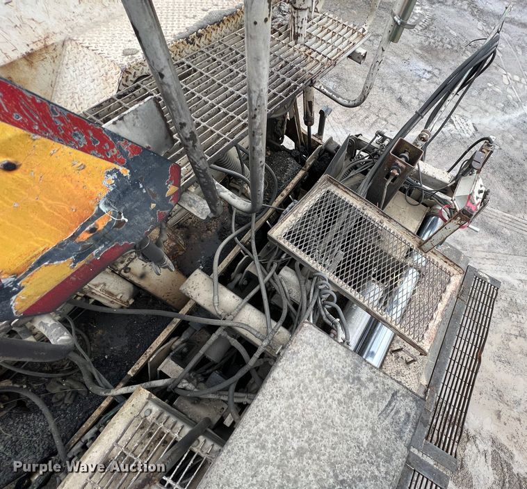 image for item ID9465 1999 Cedarapids CR461R  paver