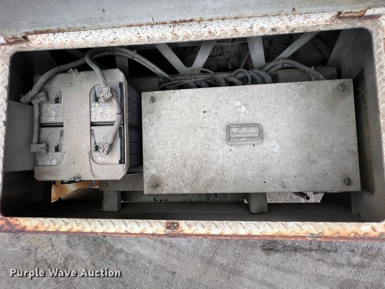 image for item ID9465 1999 Cedarapids CR461R  paver