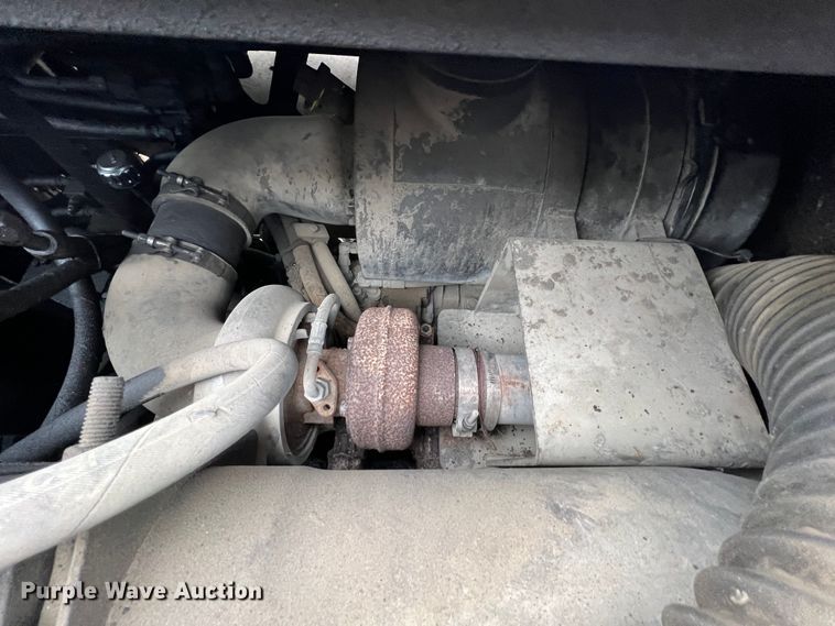 image for item ID9465 1999 Cedarapids CR461R  paver