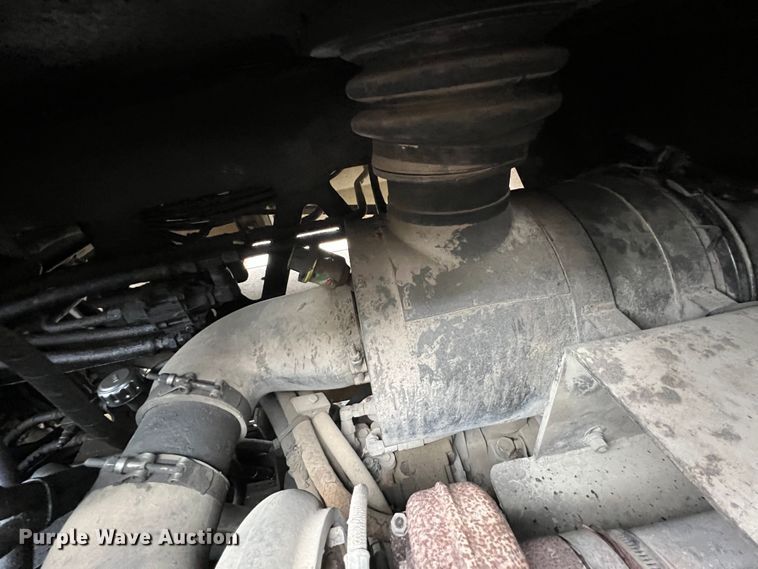 image for item ID9465 1999 Cedarapids CR461R  paver