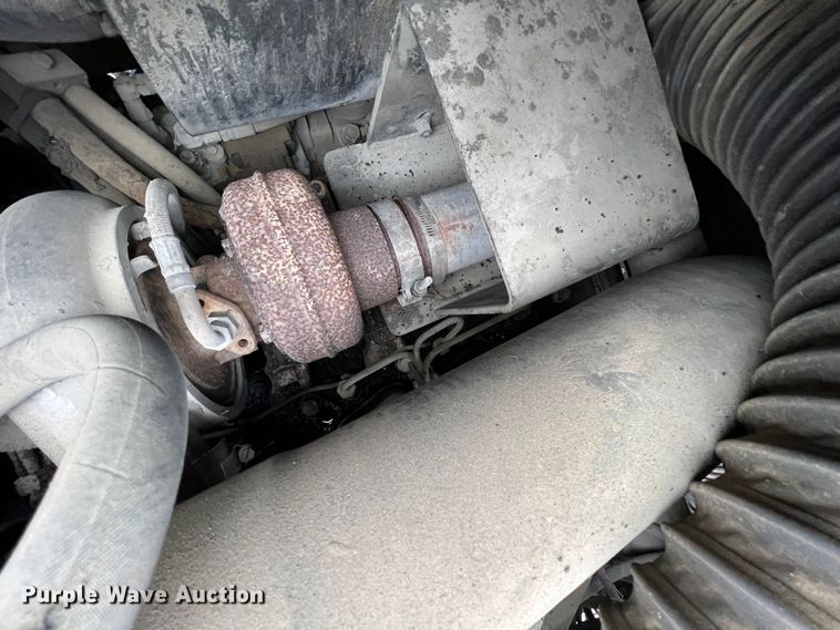 image for item ID9465 1999 Cedarapids CR461R  paver