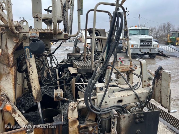 image for item ID9465 1999 Cedarapids CR461R  paver