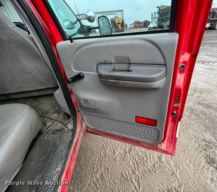 image for item ID9466 1999 Ford F550 Super Duty  Crew Cab dump flatbed truck