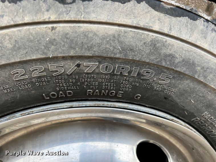 image for item ID9466 1999 Ford F550 Super Duty  Crew Cab dump flatbed truck