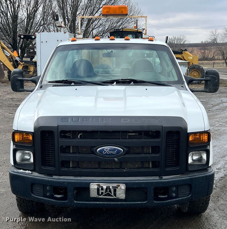 image for item ID9469 2008 Ford F350 Super Duty XL  utility bed pickup truck