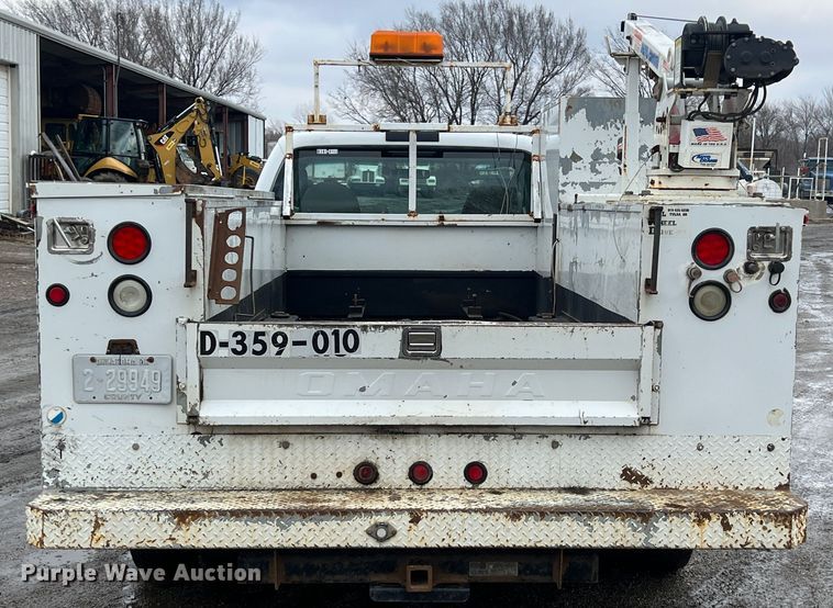 image for item ID9469 2008 Ford F350 Super Duty XL  utility bed pickup truck