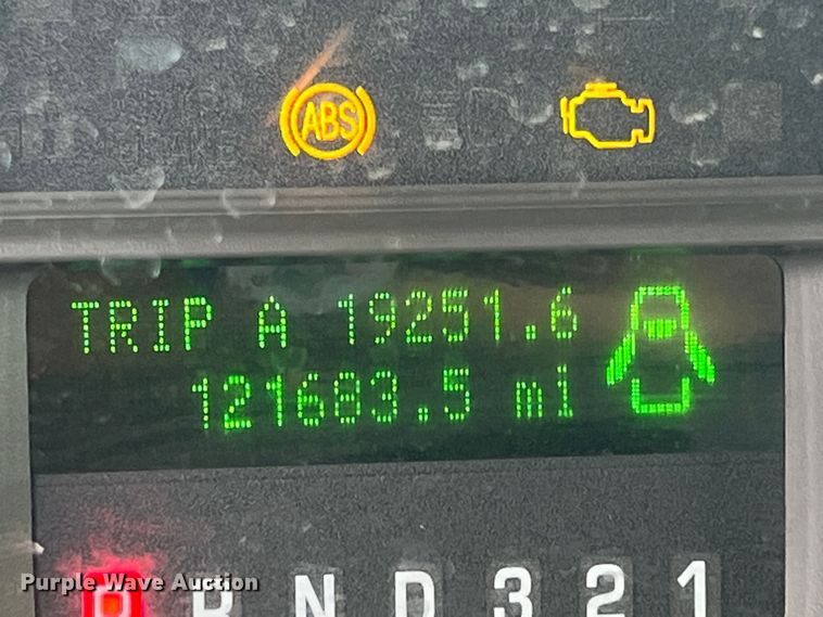 image for item ID9469 2008 Ford F350 Super Duty XL  utility bed pickup truck