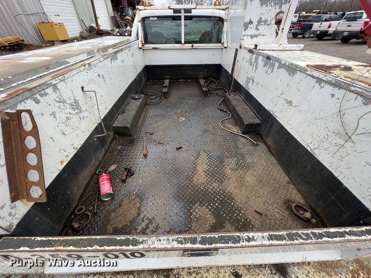 image for item ID9469 2008 Ford F350 Super Duty XL  utility bed pickup truck