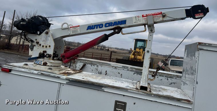 image for item ID9469 2008 Ford F350 Super Duty XL  utility bed pickup truck