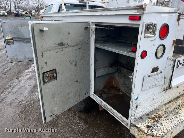 image for item ID9469 2008 Ford F350 Super Duty XL  utility bed pickup truck