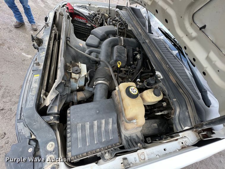 image for item ID9469 2008 Ford F350 Super Duty XL  utility bed pickup truck