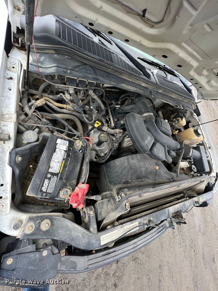 image for item ID9469 2008 Ford F350 Super Duty XL  utility bed pickup truck