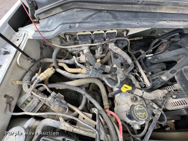 image for item ID9469 2008 Ford F350 Super Duty XL  utility bed pickup truck